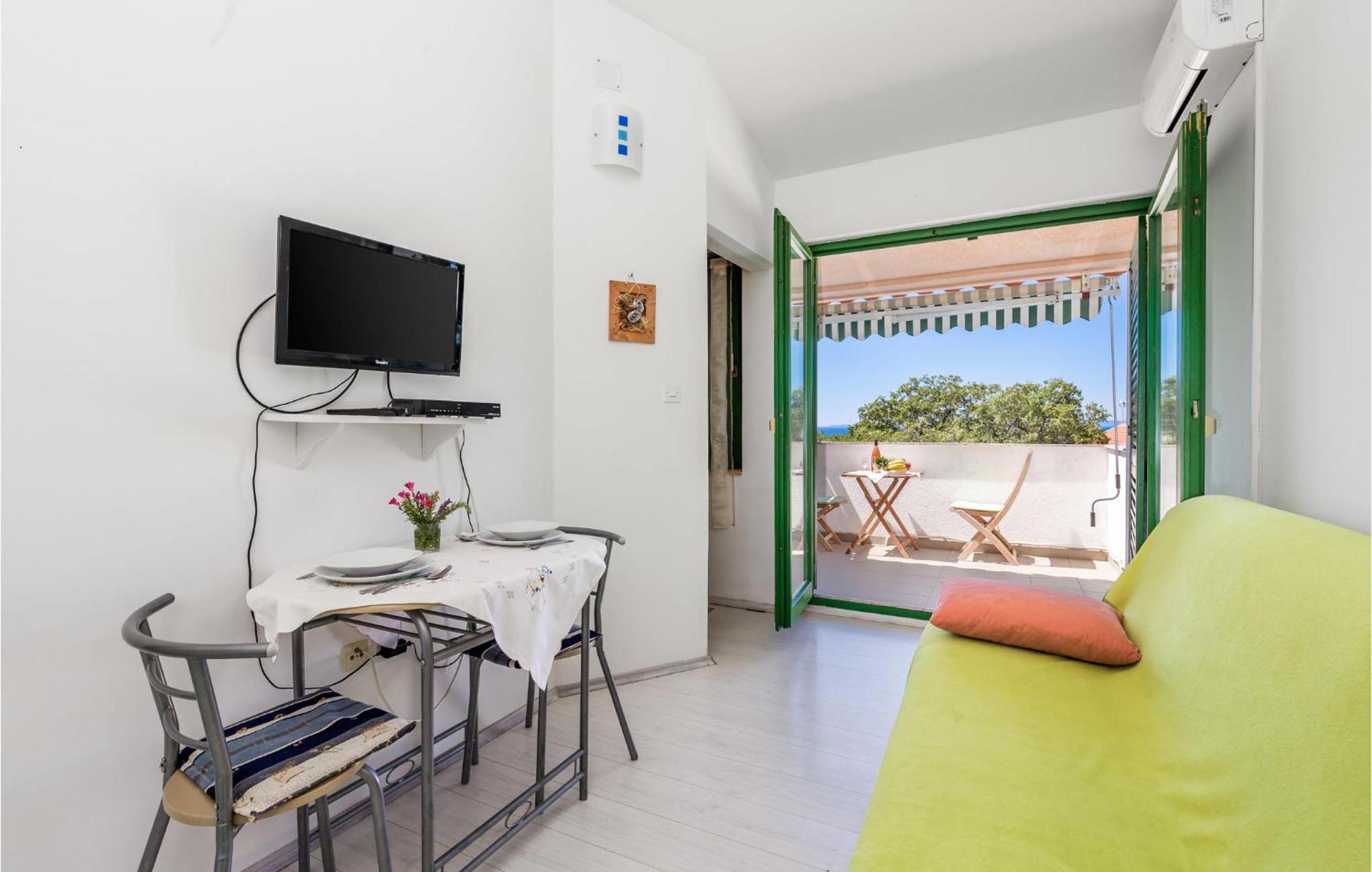 Beautiful Apartment In Potocnica With Wifi Borovici Exterior photo