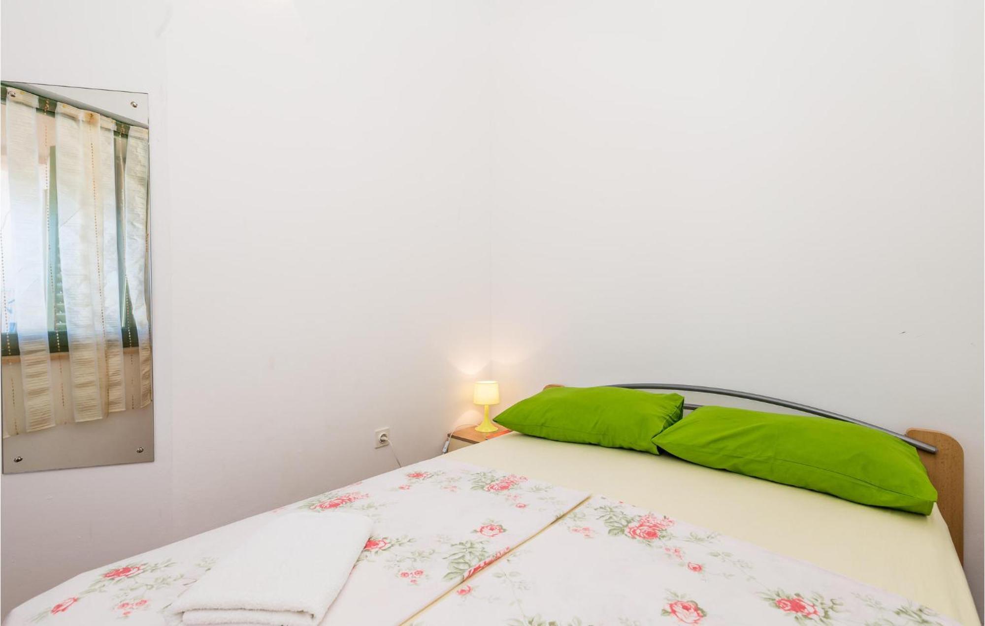 Beautiful Apartment In Potocnica With Wifi Borovici Exterior photo