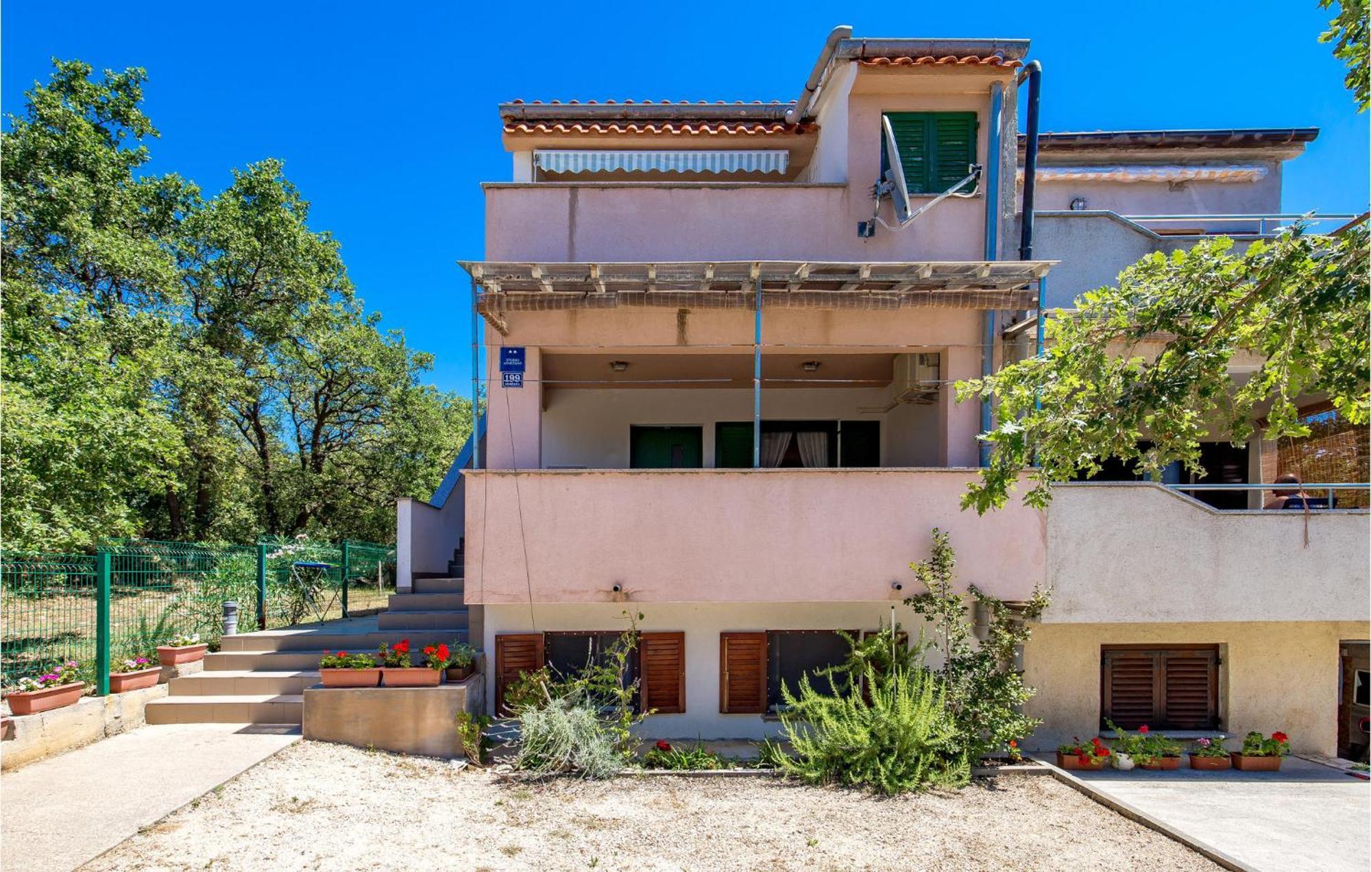 Beautiful Apartment In Potocnica With Wifi Borovici Exterior photo